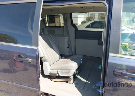 2008 Chrysler Town & Country Touring from USA, damaged, VIN 2A8HR54P38R843746